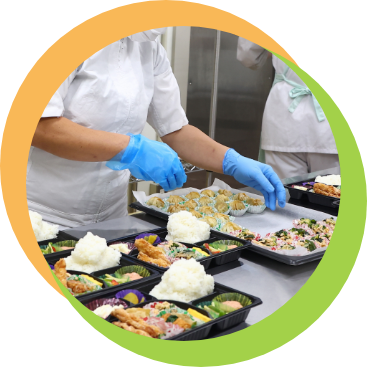 お弁当製造・宅配準備