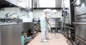  調理場の清掃 